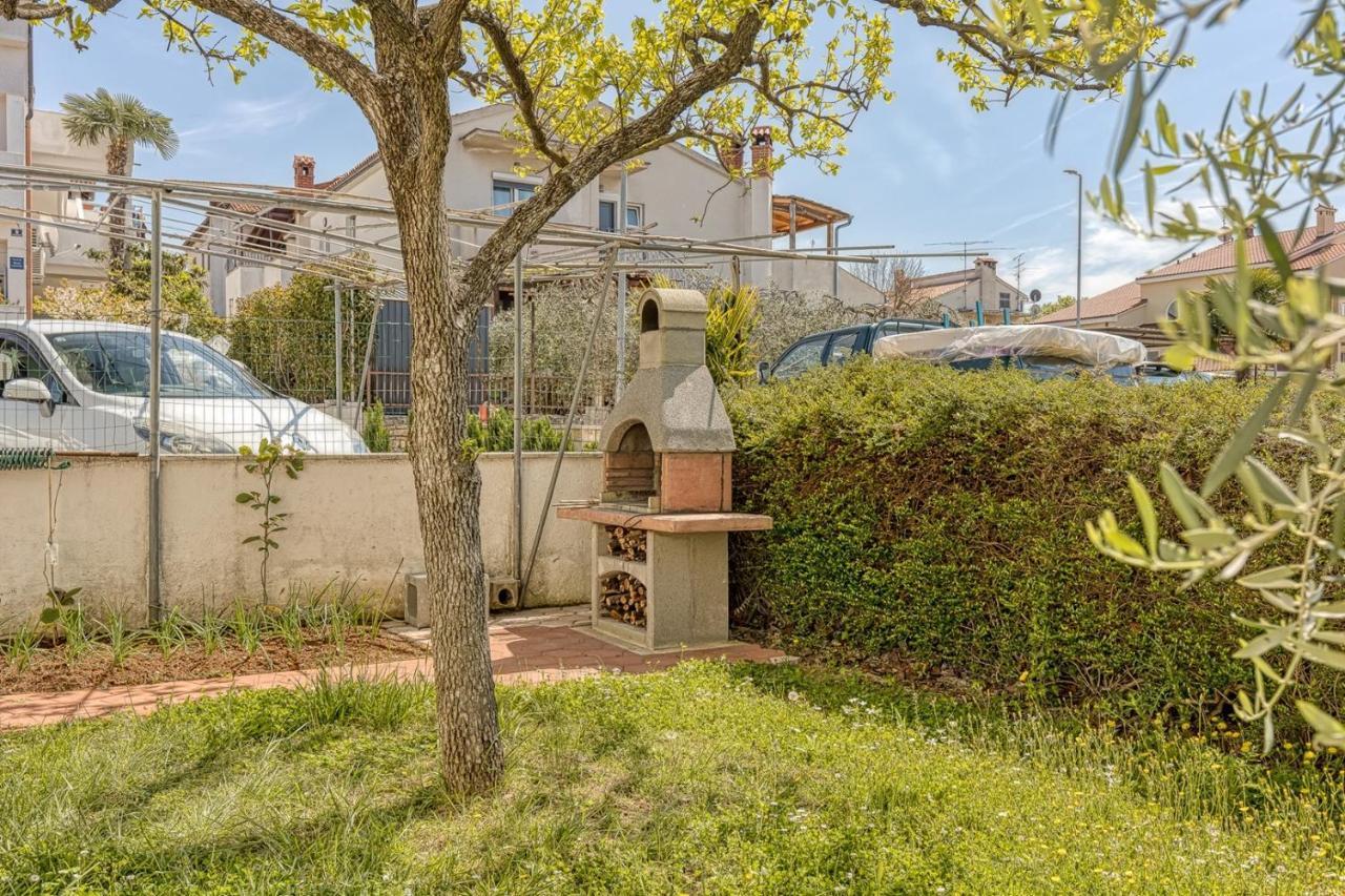 Apartments Kiki Spada Porec Exterior photo