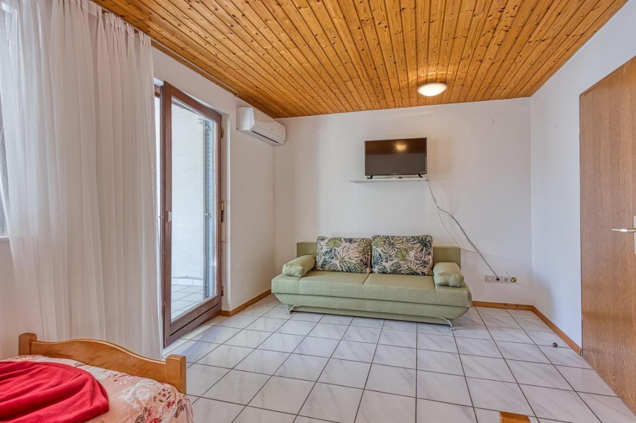 Apartments Kiki Spada Porec Exterior photo