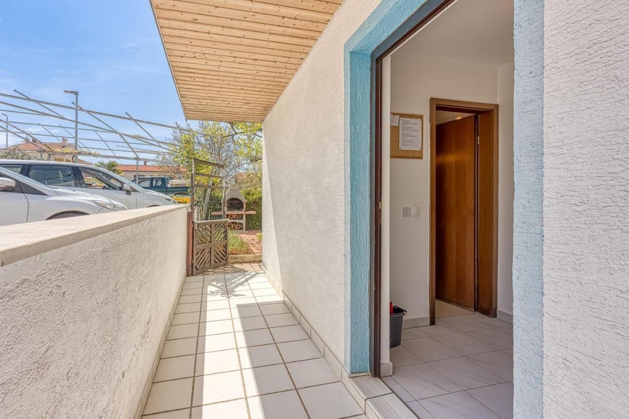 Apartments Kiki Spada Porec Exterior photo