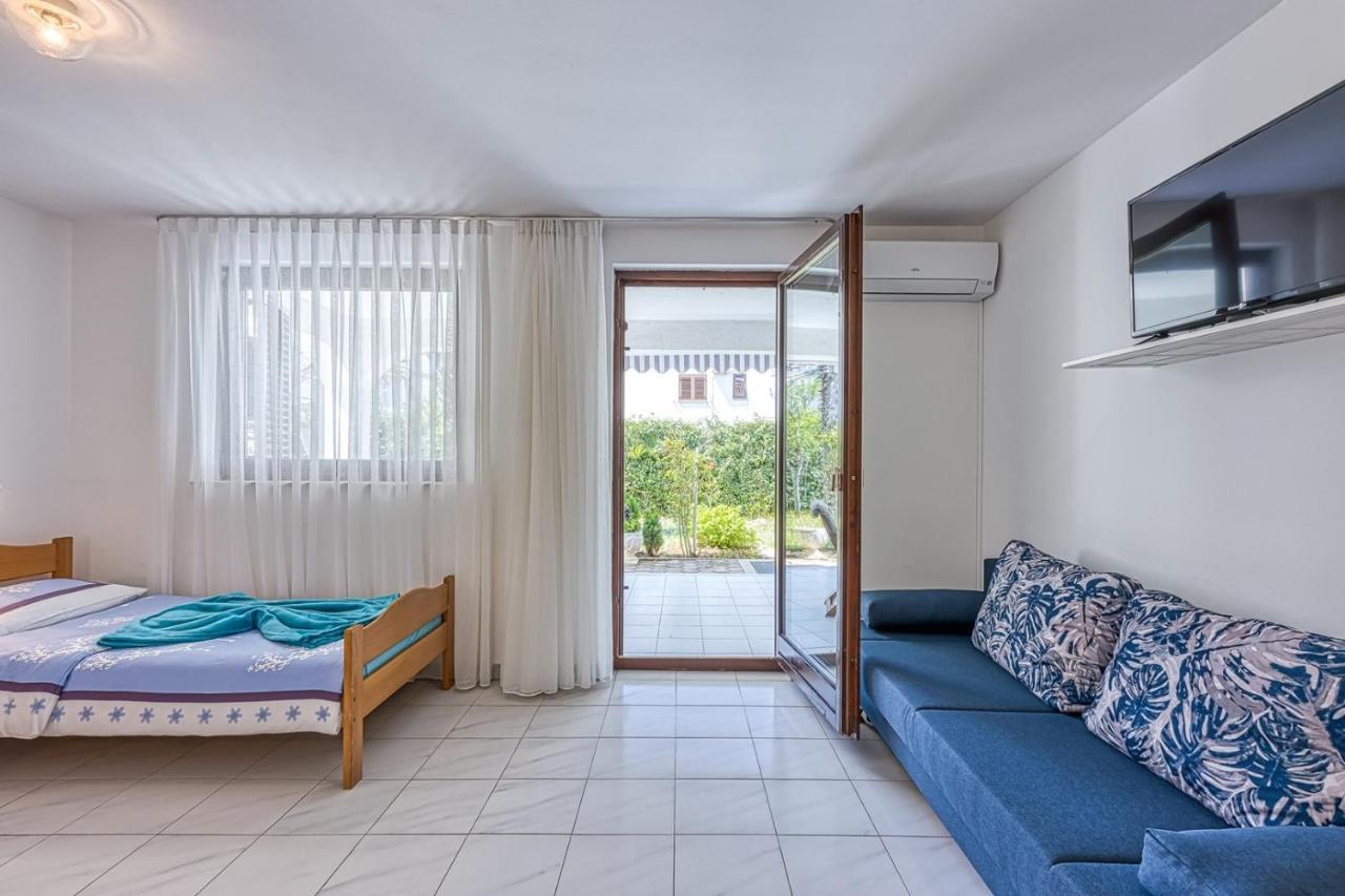 Apartments Kiki Spada Porec Exterior photo