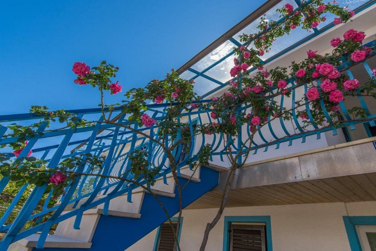 Apartments Kiki Spada Porec Exterior photo
